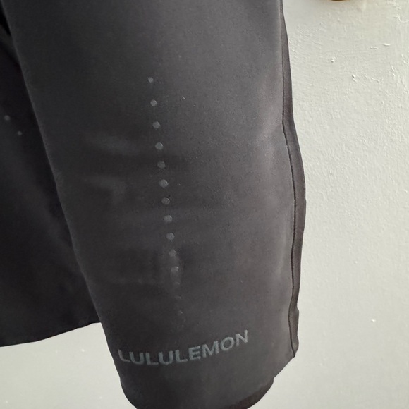 Women's Black Lululemon Cross Chill Repel Jacket - Picture 3 of 7